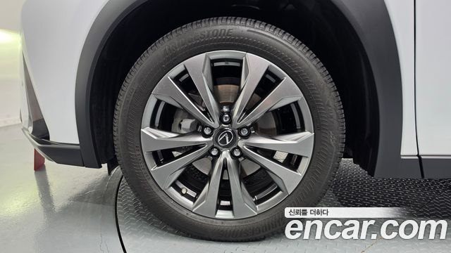 Lexus UX из Кореи Encar