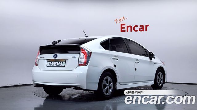 Toyota Prius из Кореи Encar