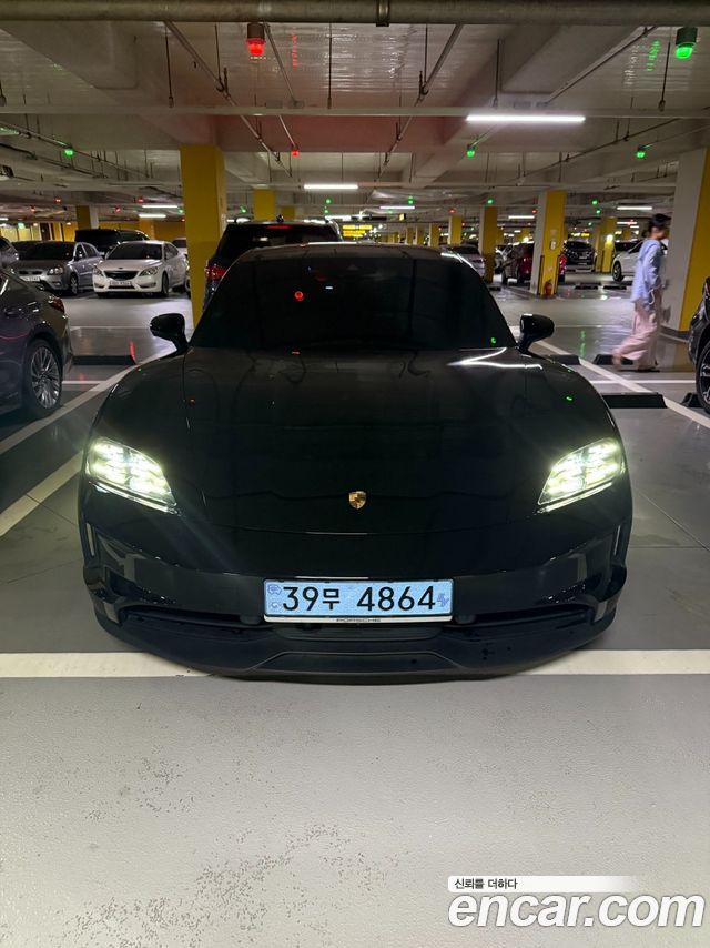 Porsche Taycan Base — пробег 28 000 км — фото 2 из 5