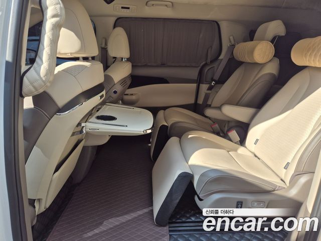 Kia Carnival Gasoline 9-Seater Hi Limousine Signature — пробег 31 100 км — фото 5 из 5