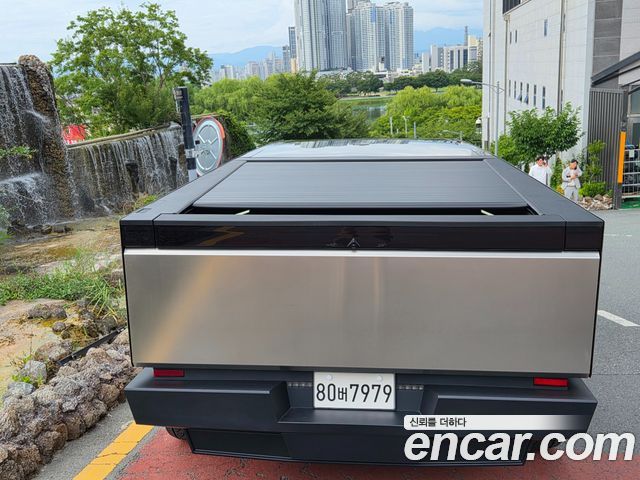 Tesla Cybertruck Cyberbeast — пробег 360 км — фото 4 из 5