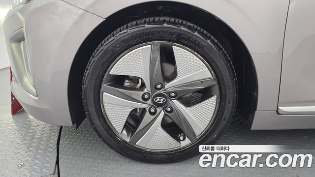 Hyundai Ioniq 1.6 HEV Q — пробег 186 013 км — фото 5 из 5
