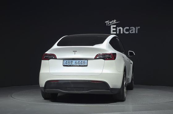 Tesla Model Y Standard Range RWD — пробег 96 666 км — фото 4 из 5