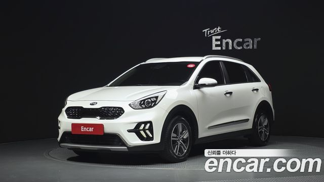 Kia Niro 1.6 HEV Prestige — пробег 110 977 км — фото 1 из 5