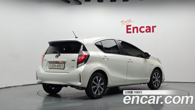 Toyota Prius 1.5 — пробег 49 131 км — фото 2 из 5