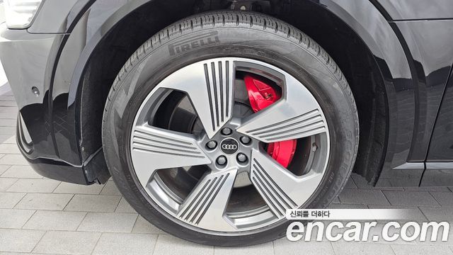 Audi e-tron из Кореи Encar