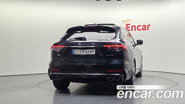 Maserati Levante из Кореи Encar