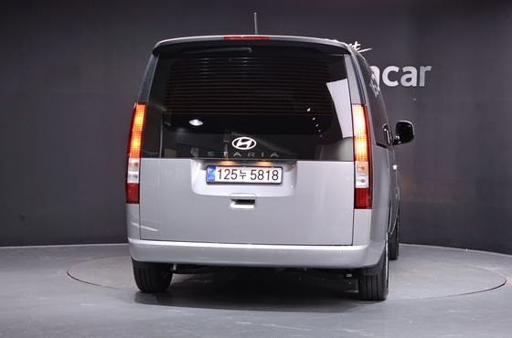 Hyundai Staria Tourer 9-Seater Modern — пробег 5 987 км — фото 4 из 5