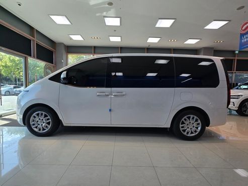 Hyundai Staria Tourer 9-Seater Modern — пробег 49 268 км — фото 3 из 5