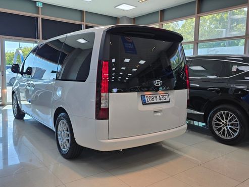 Hyundai Staria Tourer 9-Seater Modern — пробег 49 268 км — фото 4 из 5