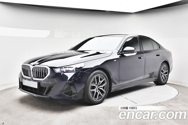 BMW 5-Series 520i M Sport — пробег 11 224 км — фото 1 из 5