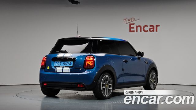 Mini Cooper Gen ZE Edition 3rd — пробег 16 837 км — фото 2 из 5