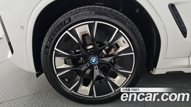 BMW iX3 M Sports — пробег 72 840 км — фото 5 из 5
