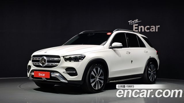 Mercedes-Benz GLE-Class GLE300d 4MATIC — пробег 52 629 км — фото 1 из 5