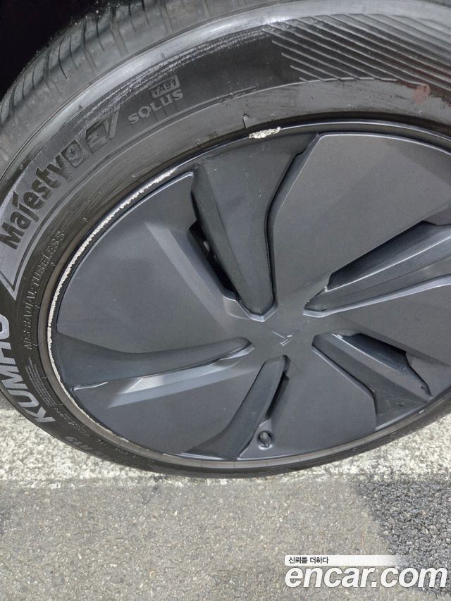 Tesla Model Y Long Range AWD — пробег 30 000 км — фото 4 из 5
