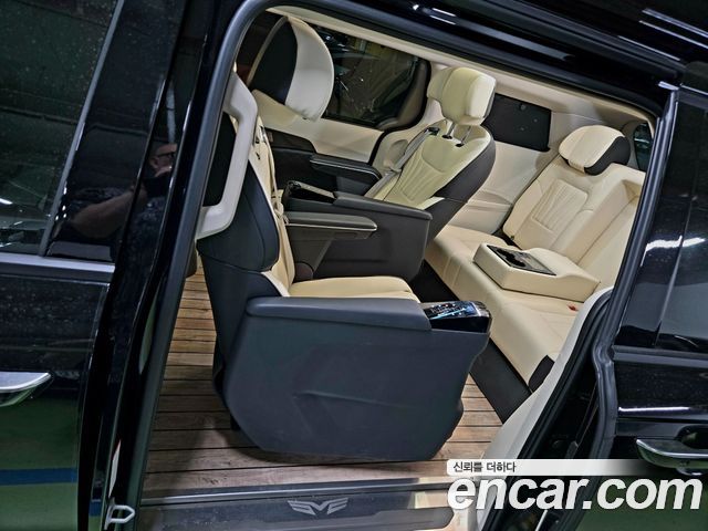 Kia Carnival Gasoline 9-Seater Hi Limousine (7-seater Limousine(Special vehicle) — пробег 42 184 км — фото 3 из 5