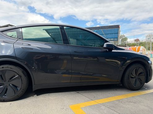 Tesla Model Y Long Range AWD — пробег 50 000 км — фото 3 из 5