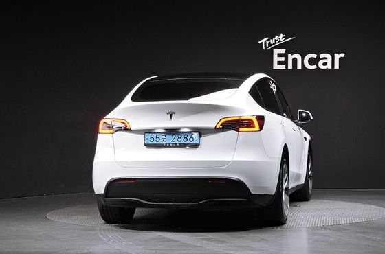 Tesla Model Y RWD — пробег 25 554 км — фото 4 из 5