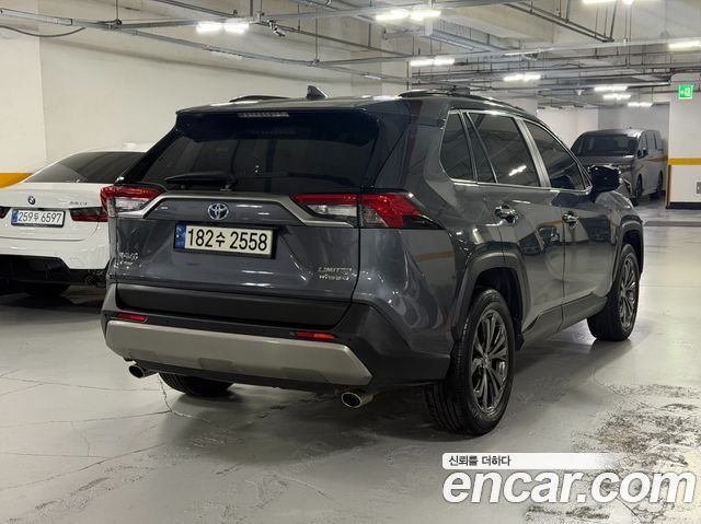 Toyota RAV4 2.5 4WD Hybrid — пробег 54 700 км — фото 4 из 5