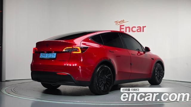 Tesla Model Y Long Range AWD — пробег 76 563 км — фото 2 из 5
