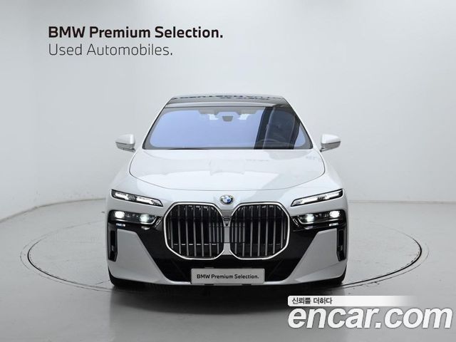 BMW 7-Series 740d xDrive M Sport — пробег 4 210 км — фото 3 из 5