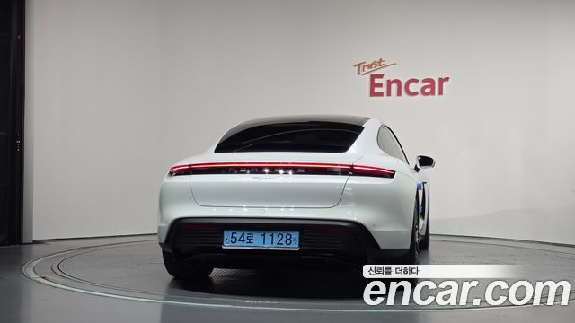 Porsche Taycan из Кореи Encar