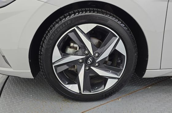 Hyundai AVANTE Inspiration — пробег 83 065 км — фото 5 из 5