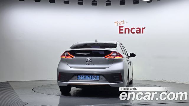 Hyundai Ioniq Q — пробег 144 803 км — фото 4 из 5