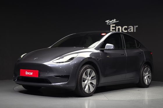 Tesla Model Y RWD — пробег 21 228 км — фото 1 из 5