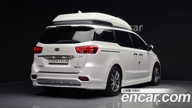 Kia Carnival 9-Seater Hi-Limousine Noblesse Special — пробег 80 857 км — фото 2 из 5