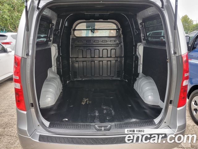 Hyundai Starex Van 5-Seater Modern — пробег 175 894 км — фото 5 из 5