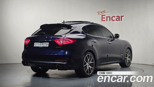 Maserati Levante из Кореи Encar