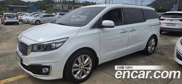 Kia Carnival 7-seater Limousine VIP — пробег 172 000 км — фото 2 из 5