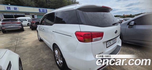 Kia Carnival 7-seater Limousine VIP — пробег 172 000 км — фото 5 из 5