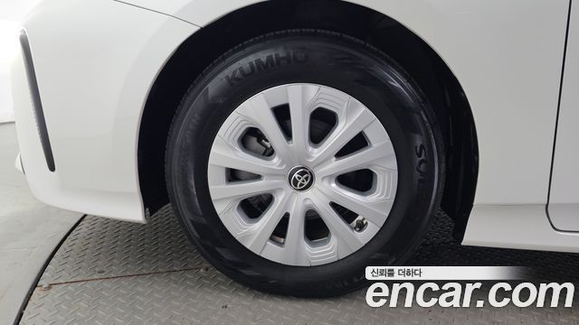 Toyota Prius 1.8 — пробег 80 972 км — фото 5 из 5