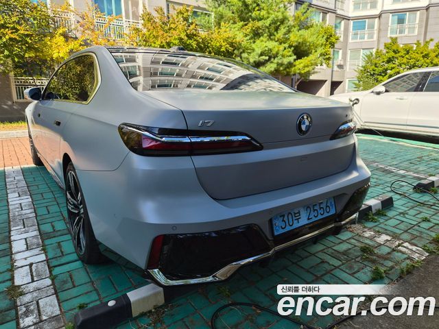 BMW i7 xDrive 60 M sport — пробег 77 000 км — фото 2 из 5