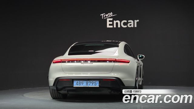 Porsche Taycan из Кореи Encar
