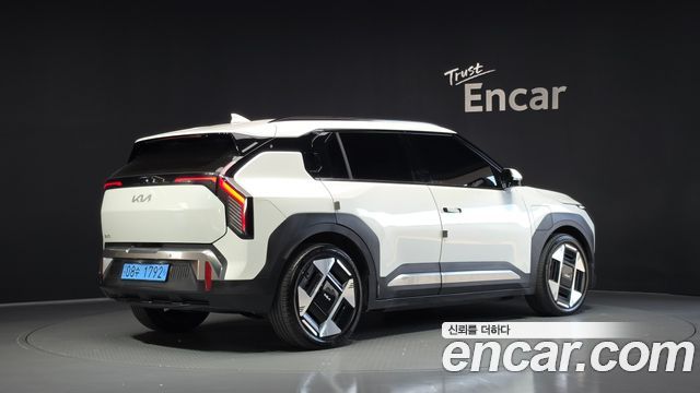 Kia EV3 из Кореи Encar