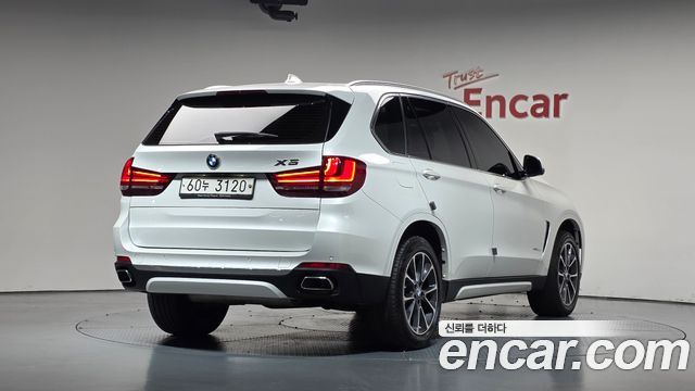 BMW X5 xDrive 30d — пробег 79 676 км — фото 2 из 5