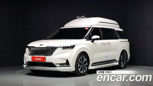 Kia Carnival Gasoline 9-Seater Hi-Limousine Signature — пробег 69 196 км — фото 1 из 5
