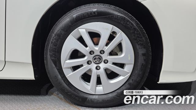 Toyota Prius 1.8 E — пробег 138 500 км — фото 5 из 5