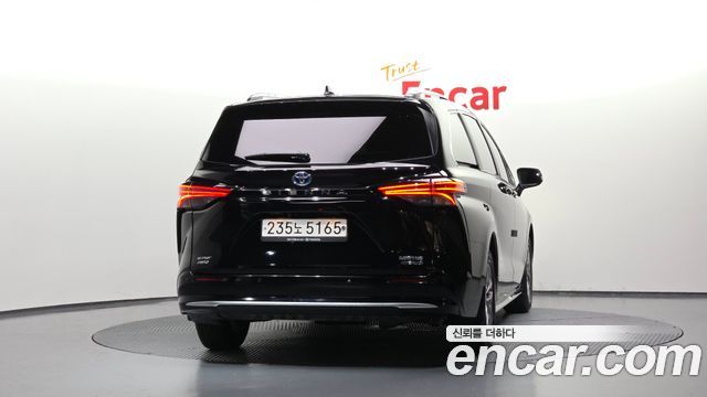 Toyota Sienna 2.5 Hybrid AWD — пробег 21 333 км — фото 4 из 5