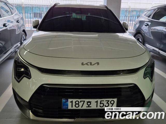 Kia Niro Signature — пробег 18 242 км — фото 1 из 5