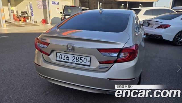 Honda Accord 2.0 Hybrid Touring — пробег 121 913 км — фото 2 из 5