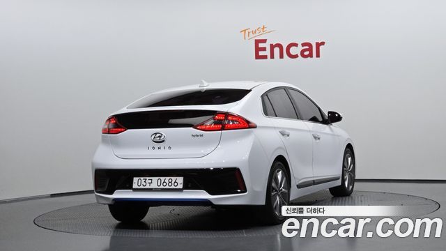 Hyundai Ioniq Q — пробег 87 772 км — фото 2 из 5