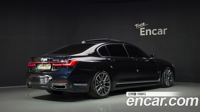 BMW 7-Series 740Li xDrive M Sport Package — пробег 153 815 км — фото 2 из 5