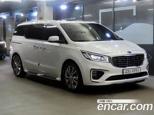 Kia Carnival Gasoline 7-Seater Limousine President — пробег 66 092 км — фото 1 из 5
