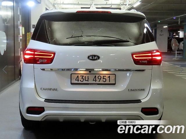 Kia Carnival Gasoline 7-Seater Limousine President — пробег 66 092 км — фото 5 из 5