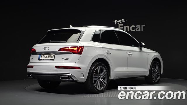 Audi Q5 45 TFSI Quattro Premium — пробег 72 054 км — фото 2 из 5