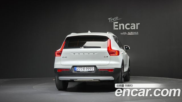 Volvo XC40 B4 Inscription — пробег 25 806 км — фото 4 из 5